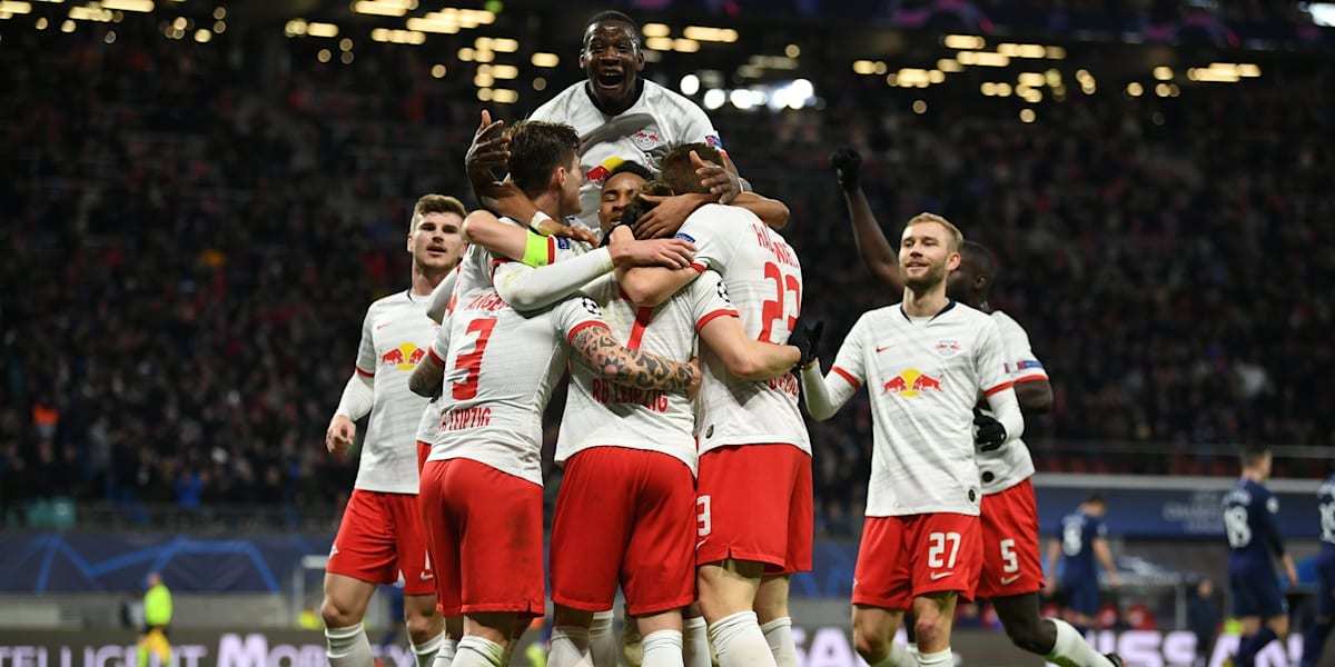 上海申花训练开放日，关键时刻豪取连胜引欢呼，德国杯在即，阵容厚度经受考验(上海申花今天新闻)-开云官网